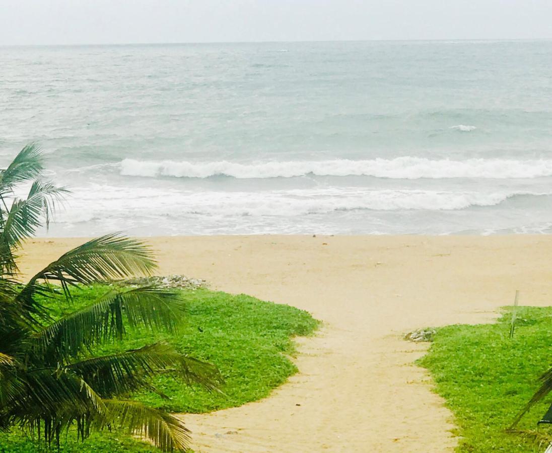 Sea Beach Resort Negombo Esterno foto