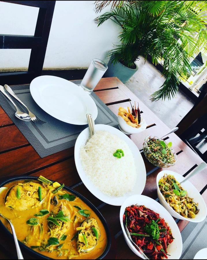 Sea Beach Resort Negombo Esterno foto
