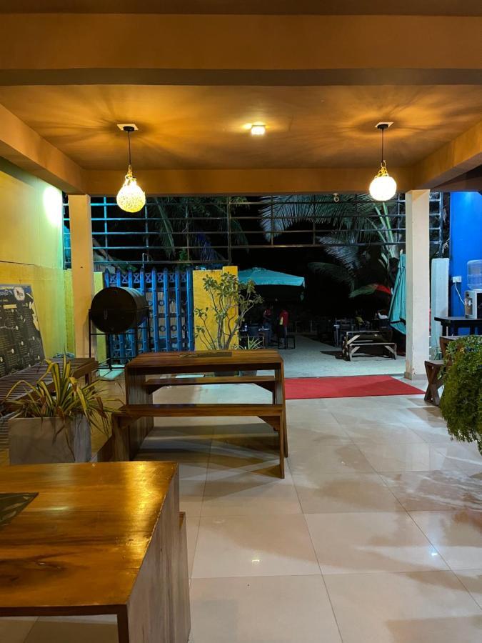 Sea Beach Resort Negombo Esterno foto